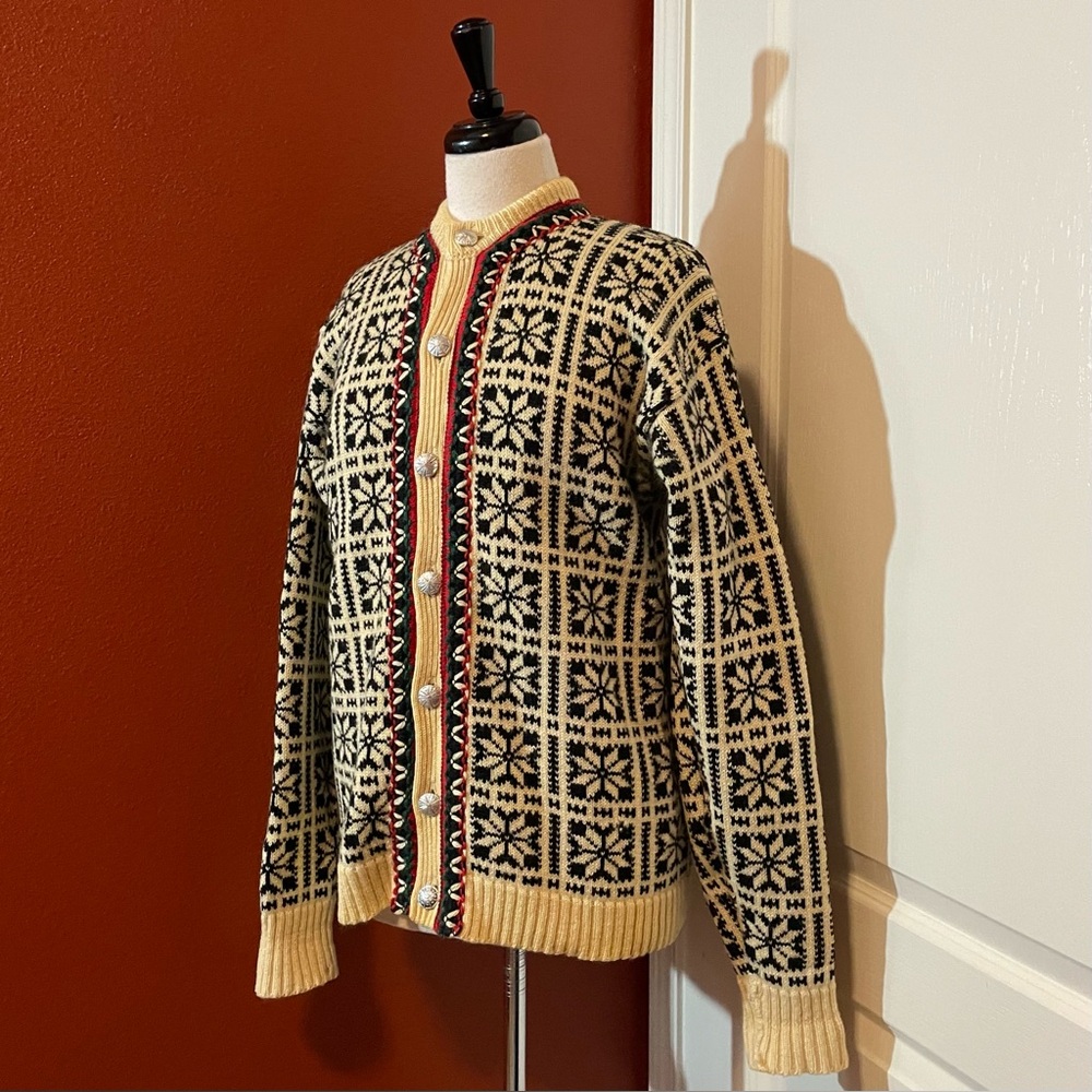 Vintage Snowflake Men’s Norwegian Sidal Wool Metal Button‎ Cardigan Sweater